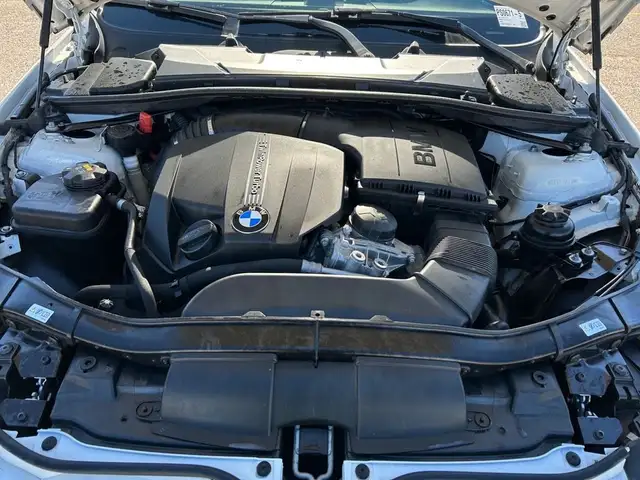2011 BMW 3 Series Cabriolet 335i in Cars & Trucks in Calgary - Image 13
