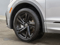 AWD, Adaptive Cruise Control, Forward Collision Warning, Remote Start, Sunroof! The Volkswagen Tigua... (image 8)