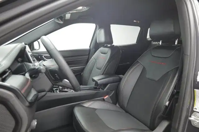 2024 Jeep Compass Trailhawk in Cars & Trucks in Calgary - Image 9