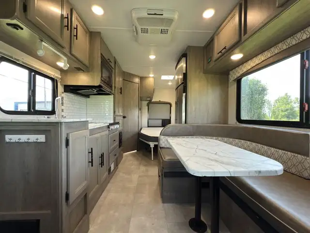 2021 Coachmen Freelander 22XG Motorisé classe C 2021 Coachmen Fr in RVs & Motorhomes in Lanaudière - Image 9