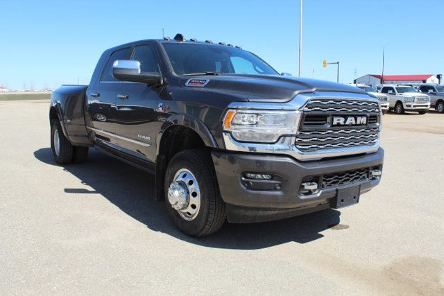 2022 Ram 3500 Limited Mega Cab | LOCALLY OWNED | LOW KMS in Cars & Trucks in Brandon - Image 4