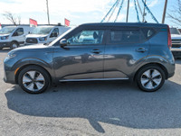 LOW KMS! SOUL EV LIMITED! LEATHER INTERIOR, APPLE CARPLAY/ANDROID AUTO, FULLY LOADED POWER SUNROOF,... (image 8)
