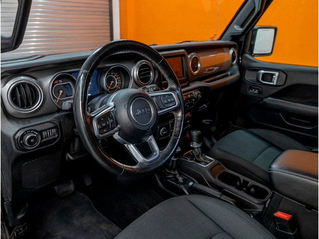  2021 Jeep Wrangler SAHARA 4X4 *SIEGES CHAUF* CARPLAY *GR. TECH* in Cars & Trucks in Laurentides - Image 2