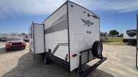 Shasta Oasis SST25RS a front private bedroom and va-10-floorplan beds make this trailer perfect for... (image 3)