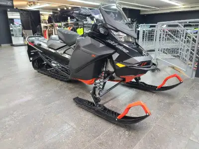 Ski-Doo BACK X 850 POW 2.0 ES N 2022 Motoneige Ski-Doo Backcountry X 850 E-TEC ????️???? Noir 2022 |...