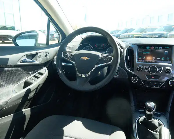 2018 Chevrolet Cruze LT | Sunroof | Backup Cam | Blindspot in Cars & Trucks in Edmonton - Image 25
