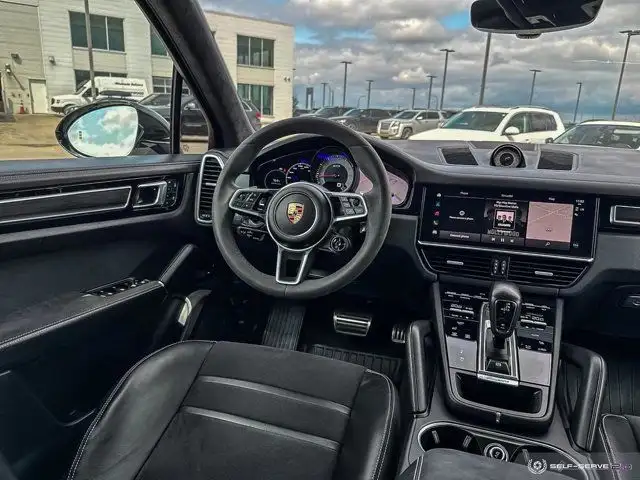 2023 Porsche Cayenne GTS | PREMUIM PKG | MATRIX HEADLIGHTS dans Autos et camions dans Comté de Strathcona - Image 11