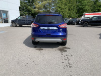 Bluetooth, SiriusXM, Heated Seats! The Escape is a Top Safety Pick award winner from the Insurance I... (image 5)