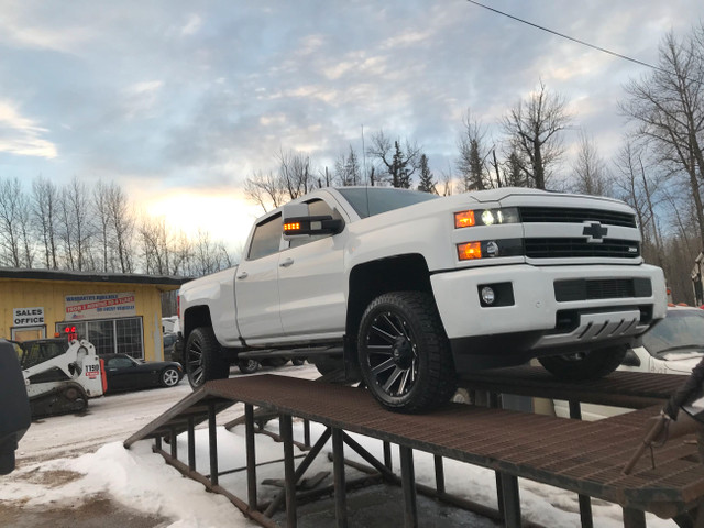 2018 Chevrolet Silverado K2500 Heavy Duty Crew Cab 4WD - Diesel  in Cars & Trucks in Edmonton - Image 3