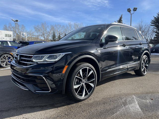 2022 Volkswagen Tiguan Highline R-Line | Clean Carfax |  in Cars & Trucks in Calgary