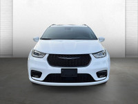 Cette Pacifica Limited ensemble S est dotée d'un intérieur en cuir Nappa, d'une poste coulissante él... (image 1)