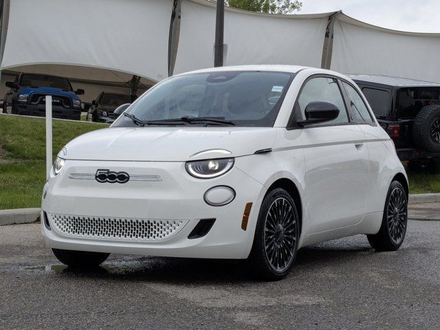 2025 FIAT 500e (RED) Edition - LED Headlamps - Regenerative in Cars & Trucks in Calgary - Image 4