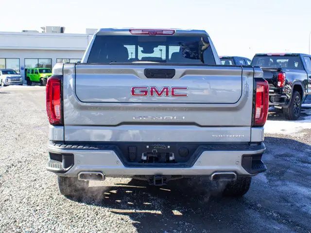2025 GMC Sierra 1500 Crew Cab Short Box 4-Wheel Drive Denali for dans Autos et camions dans Ville d’Edmonton - Image 6
