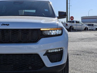 This Jeep Grand Cherokee has a strong Regular Unleaded V-6 3.6 L/220 engine powering this Automatic... (image 8)