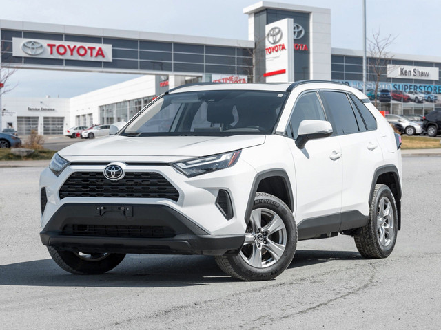 2022 Toyota RAV4 XLE ALL NEW TIRES / SUNROOF / PUSH BUTTON ST... in Cars & Trucks in City of Toronto
