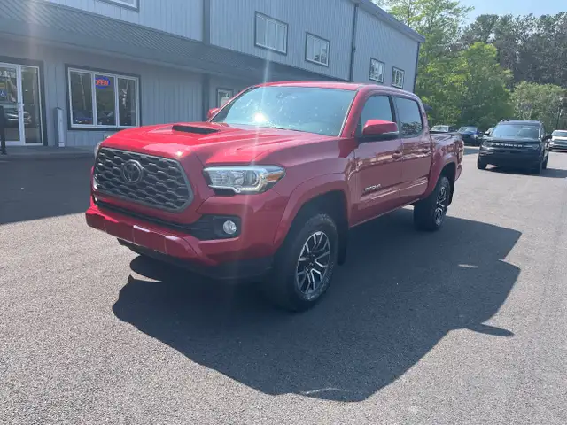 2021 Toyota Tacoma MANUAL TRANSMISSON!! PRICED TO MOVE! BACK... in Cars & Trucks in Annapolis Valley - Image 3