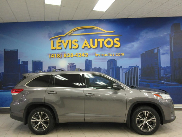 TOYOTA HIGHLANDER 2018 LE AWD V6 3.5L 8 PASSAGERS TOUT EQUIPE in Cars & Trucks in Lévis