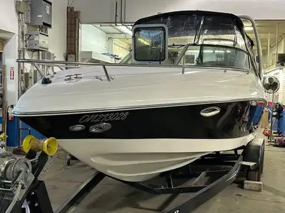 Used 2007 Rinker 262 Captiva Cuddy Cabin LOA: 28’2in./ Beam: 8’6in. / Capacity:10 / Yacht Certified...