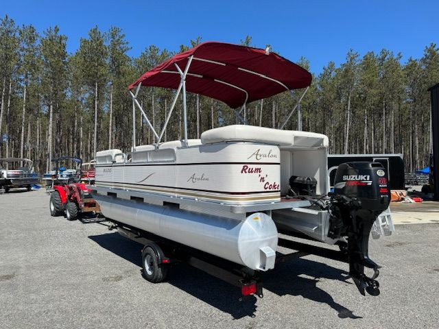 2008 18' AVALON PONTOON ONLY 60 HOURS! in Powerboats & Motorboats in Peterborough - Image 3