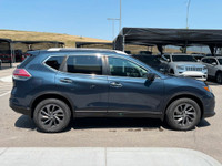 2016 NISSAN ROGUE SL PREMIUM AWD | BOSE SPEAKERS | 360 CAMERA | HEATED SEATS - Blind Spot monitoring... (image 7)