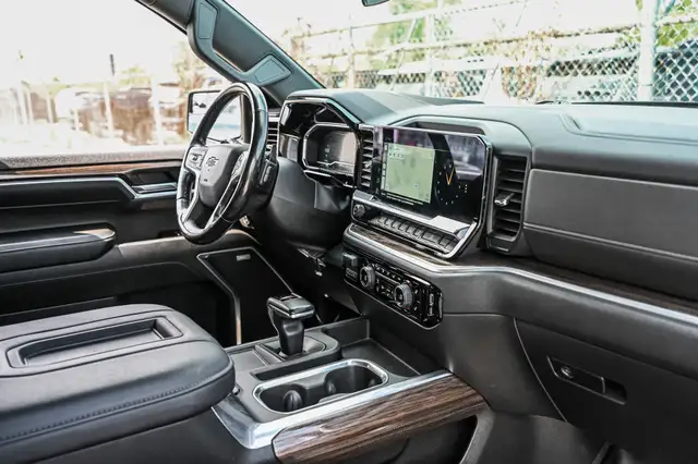 2022 Chevrolet Silverado 1500 RST Z71 Awd 4X4 Crew Cab / 5.3L V8 in Cars & Trucks in City of Montréal - Image 34