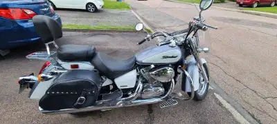 HONDA SHADOW 750 2007 Motocyclette Honda Shadow 750 2007 à vendre -Moteur 750cc -58 000km -Batterie...