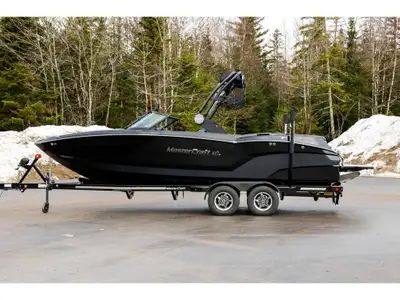 US-MBCB9FB3B525 Préparez-vous à impressionner sur l'eau avec le NXT23. Conçu spécialement pour offri...