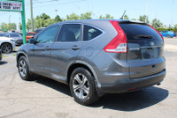 ACCIDENT FREE Well Maintained Experience Luxury and Performance Like Never Before with the 2012 CRV... (image 4)
