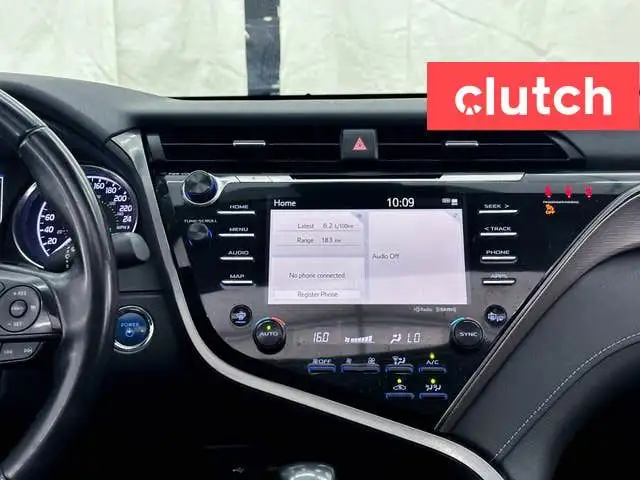 2020 Toyota Camry Hybrid SE w/ Apple CarPlay, Heated Front Seats dans Autos et camions dans Ottawa - Image 36