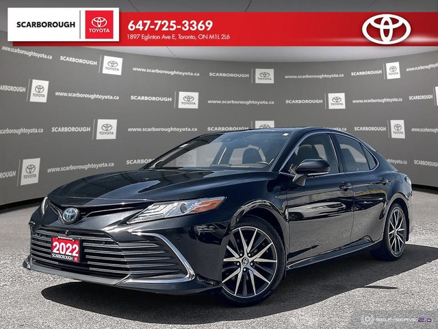  2022 Toyota Camry Hybrid XLE Auto | Leather | Sunroof | Alloys in Cars & Trucks in City of Toronto