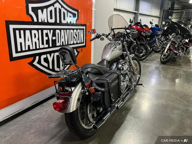 2009 Harley-Davidson XL883L SUPERLOW in Street, Cruisers & Choppers in Calgary - Image 6