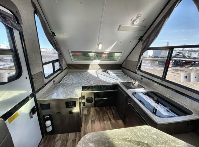 2019 Forest River Rockwood Hard Side Pop-Up Camper A122S in Travel Trailers & Campers in Calgary - Image 4
