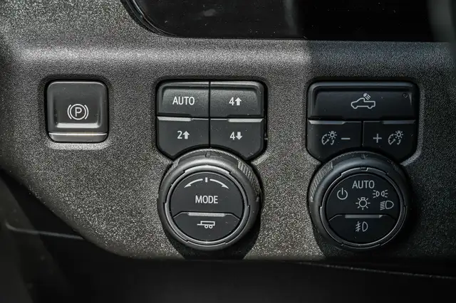 2022 Chevrolet Silverado 1500 RST Z71 Awd 4X4 Crew Cab / 5.3L V8 in Cars & Trucks in City of Montréal - Image 20