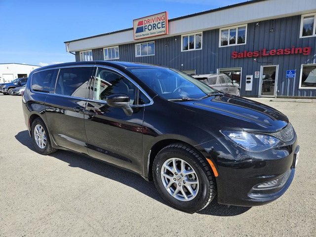  2022 Chrysler Grand Caravan SXT dans Autos et camions  à Whitehorse - Image 3