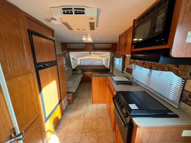 2011 R-Vision Trail-Cruiser TC19E in Travel Trailers & Campers in Ottawa - Image 4