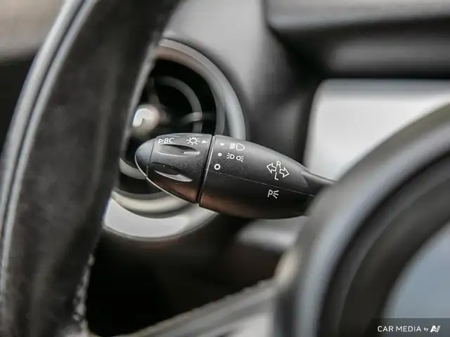2013 MINI Cooper Hardtop 2dr Cpe *6-Speed Manual* dans Autos et camions dans Ville de Toronto - Image 17