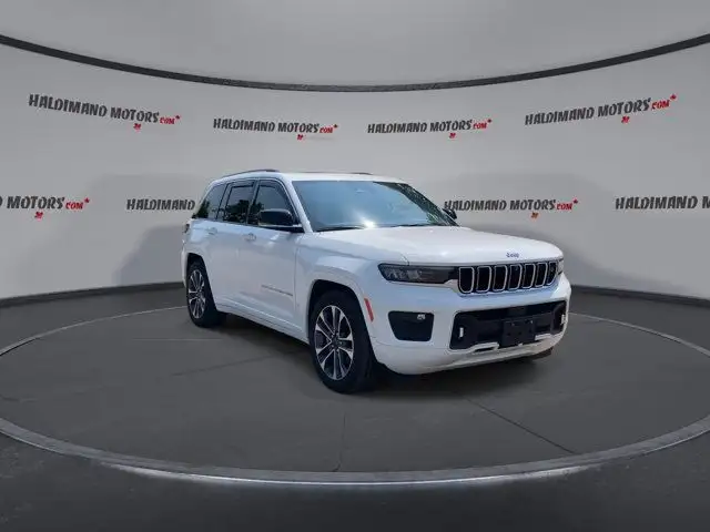 2023 Jeep Grand Cherokee Overland in Cars & Trucks in Hamilton - Image 3