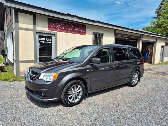2014 Dodge Grand Caravan 30th Anniversary in Cars & Trucks in Lanaudière - Image 4