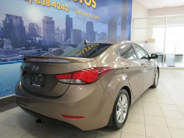 HYUNDAI ELANTRA 2015 SPORT AUTOMATIQUE **77 300 KM **1 PROPRIO** in Cars & Trucks in Lévis - Image 9