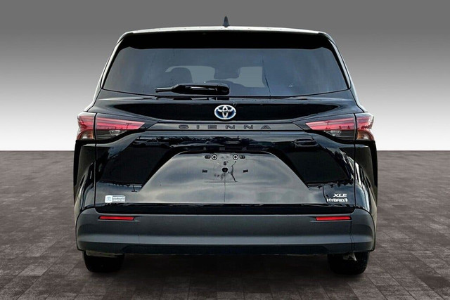 2021 Toyota Sienna XLE 8 PASS in Cars & Trucks in Edmonton - Image 4