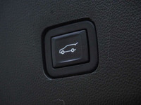 - Heated Seats - Power Liftgate - Navigation - Rear View Camera - Power Seat - Third Row - AWD *Find... (image 8)