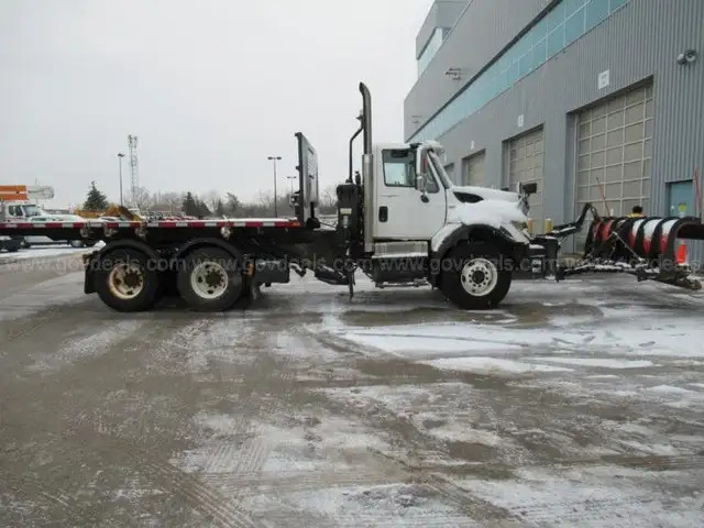 $2,878.63 Monthly Payment ** 2009 International 7400 Plow Truck  in Heavy Trucks in London - Image 3