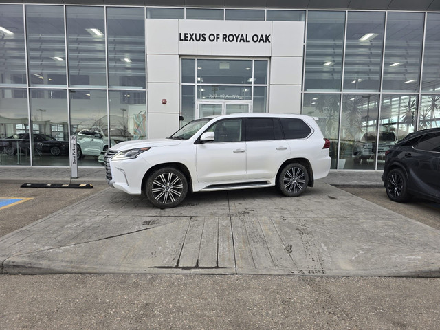 2019 Lexus LX 570 EXECUTIVE / ZERO ACCIDENTS / FULLY LOADED in Cars & Trucks in Calgary