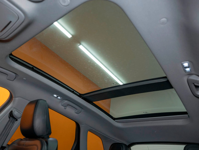 2021 Lincoln CORSAIR RESERVE AWD *TOIT* NAV CUIR SIÈGES VENT HAY in Cars & Trucks in Laurentides - Image 4