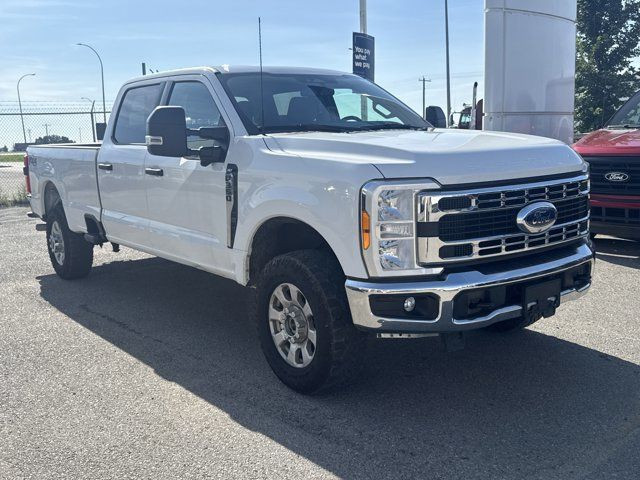 2023 Ford Super Duty F-350 SRW XLT - 7.3L GAS in Cars & Trucks in Calgary - Image 4