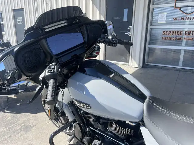 2025 Harley-Davidson FLHX - Street Glide in Sport Touring in Winnipeg - Image 10