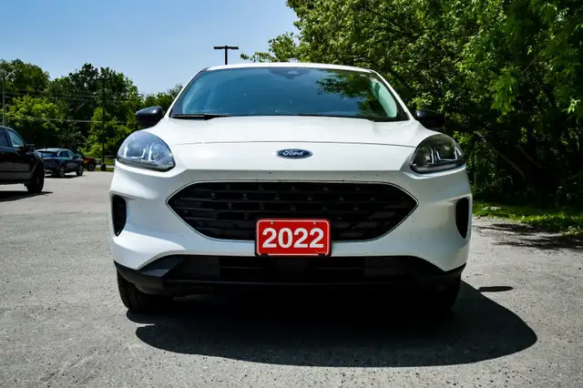 2022 Ford Escape SE Hybrid • HEATED SEATS • SPORT APPEARANCE PKG in Cars & Trucks in Kingston - Image 5
