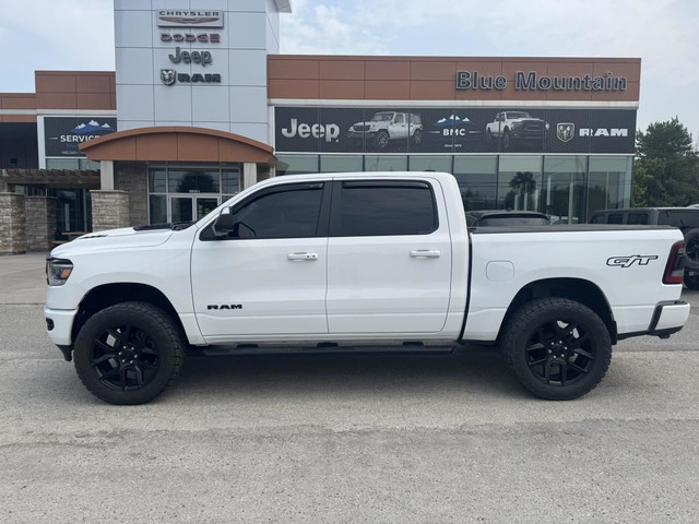 2024 RAM 1500 Sport 4x4 Crew Cab 5'7 in Cars & Trucks in Barrie - Image 2