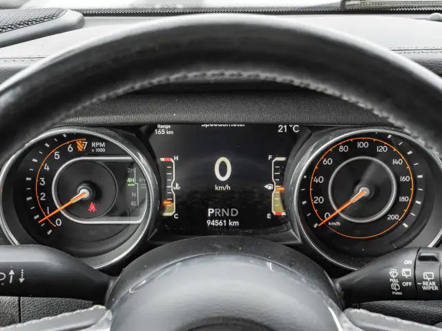 2018 Jeep Wrangler Unlimited in Cars & Trucks in Ottawa - Image 20