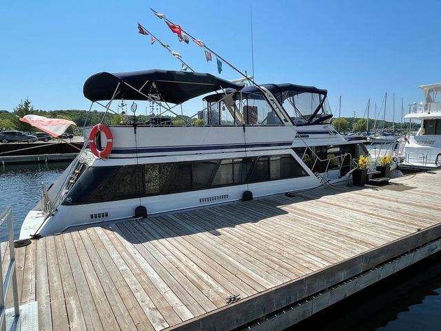 1988 Bluewater 55 in Powerboats & Motorboats in Muskoka - Image 4